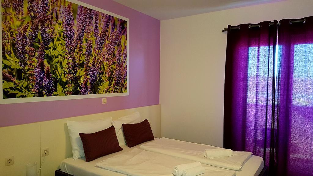 Bed & Breakfast Marta & Tona Kustići Exterior foto