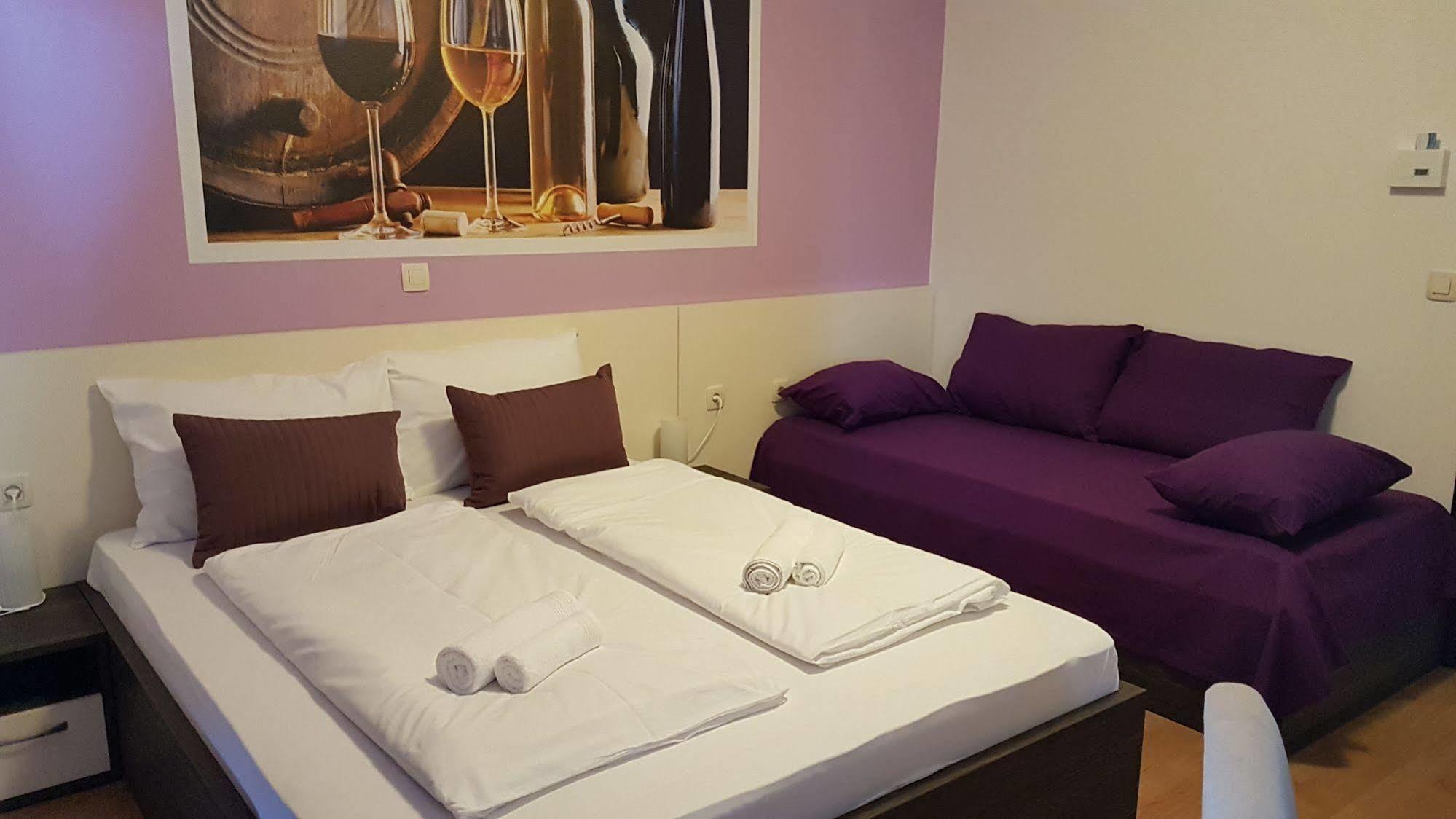 Bed & Breakfast Marta & Tona Kustići Exterior foto